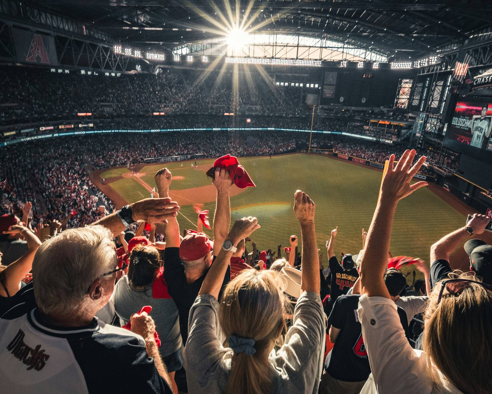 开元体育客服端 · 现场 · 灯光氛围